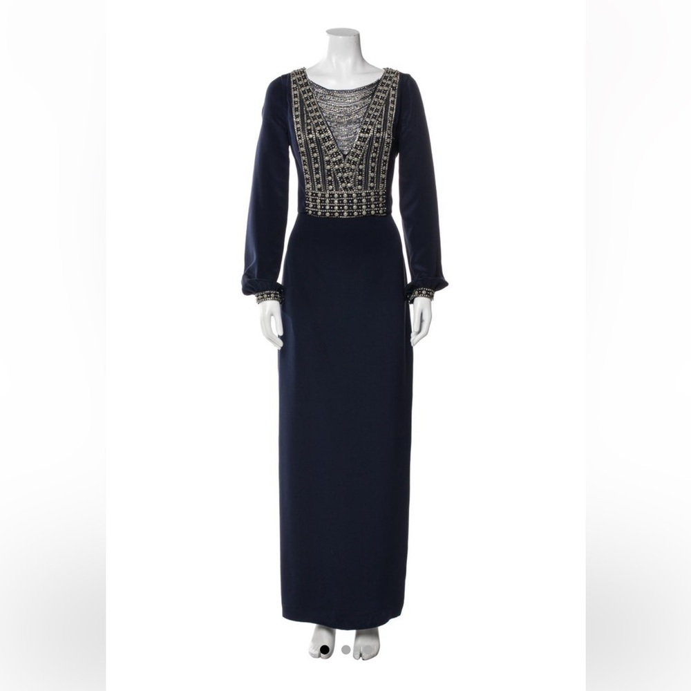 Monique Lhuillier Beautiful Gown